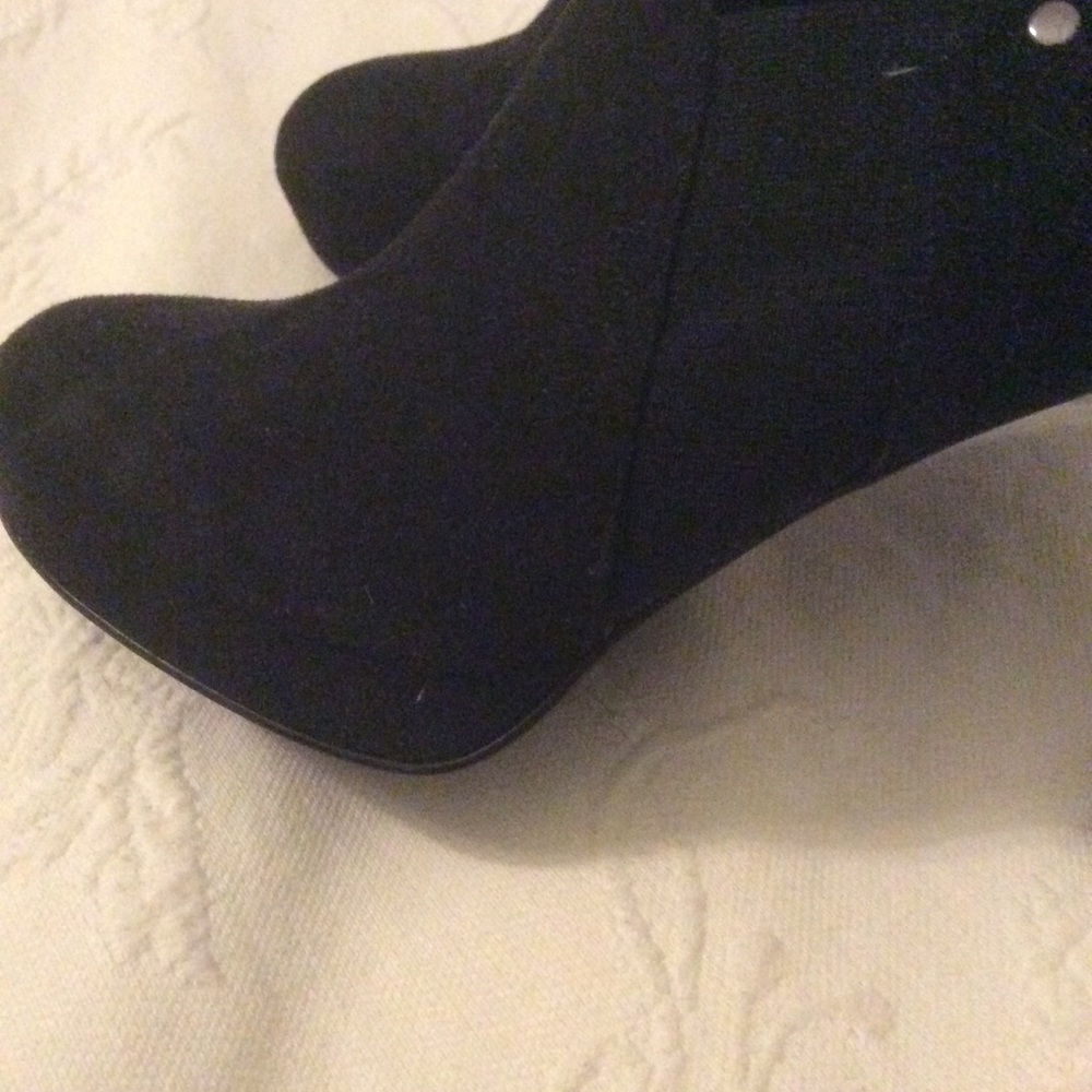 Booties - Picture 5 of 6